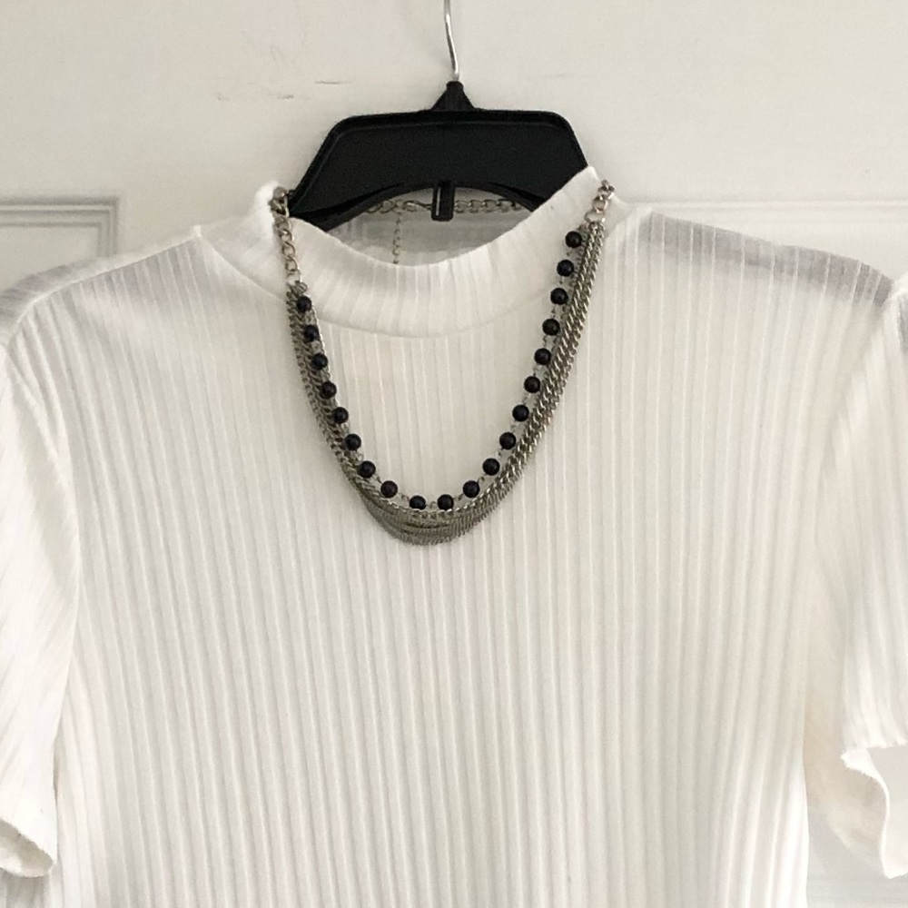 Women’s black/silver beaded necklace